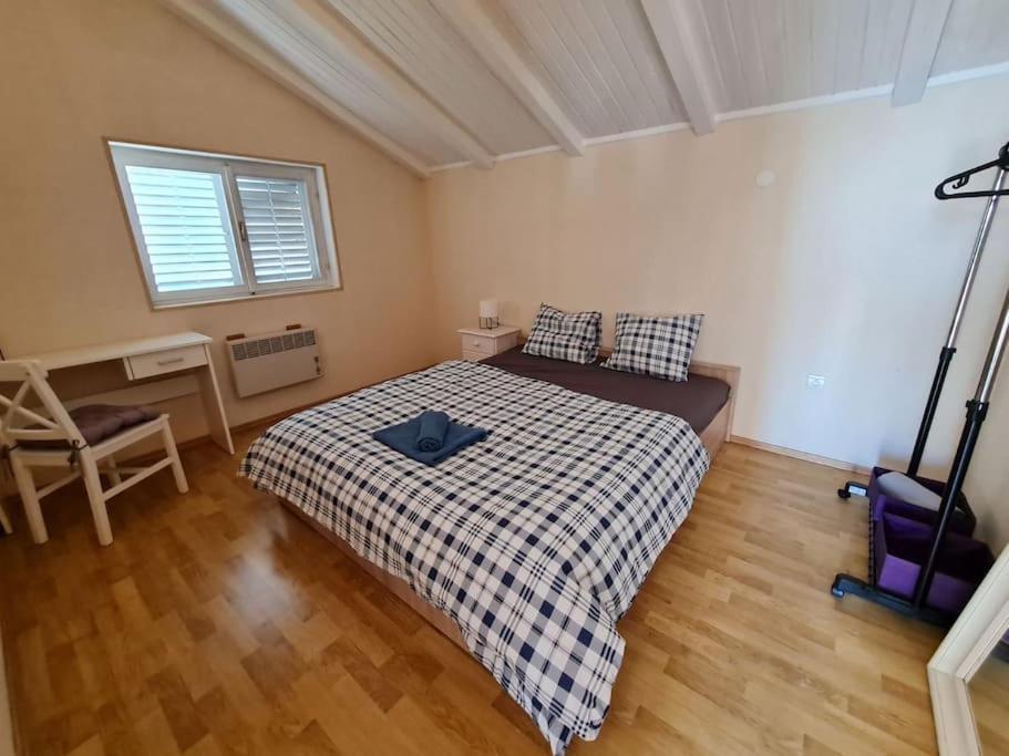 Prostorny Domov V Nejkrasnejsi Casti Chorvatska Apartment Vodice Luaran gambar