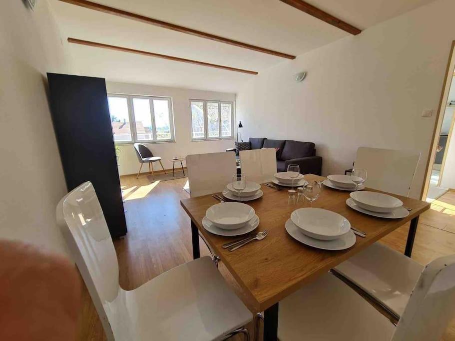 Prostorny Domov V Nejkrasnejsi Casti Chorvatska Apartment Vodice Luaran gambar